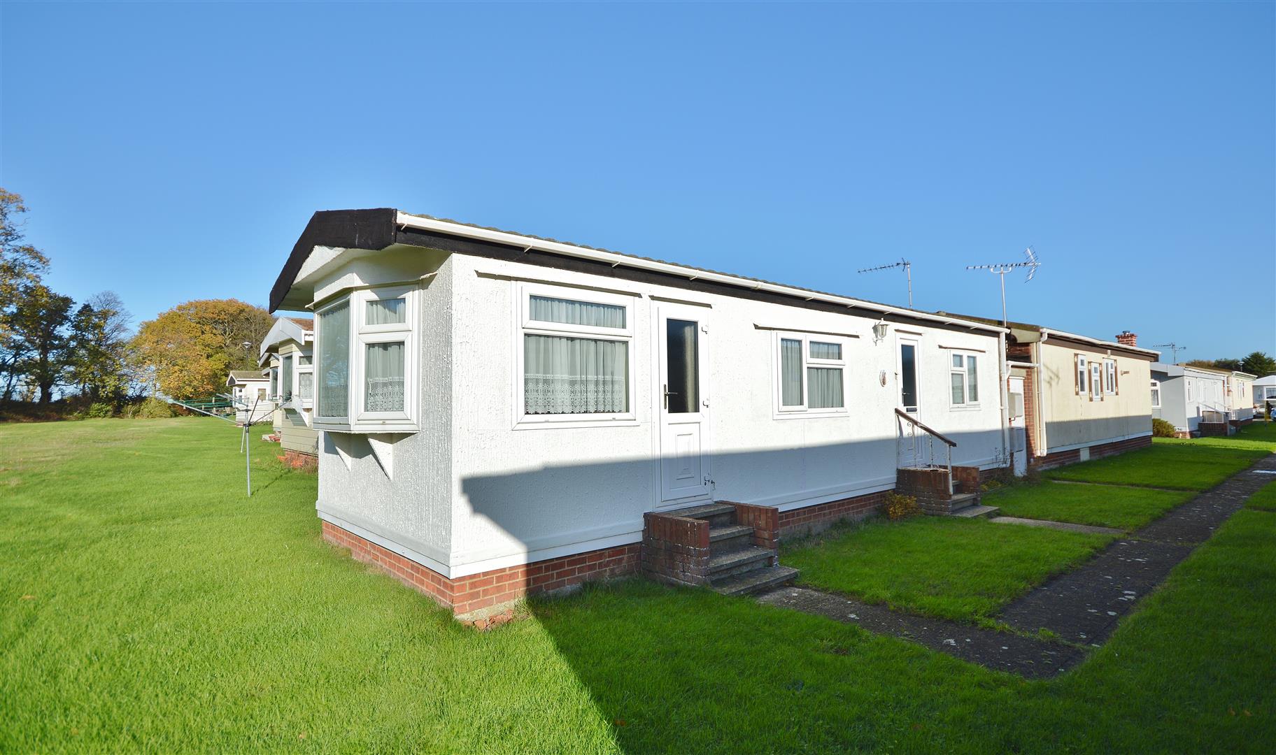 St. Osyth Road, Little Clacton Sheen's